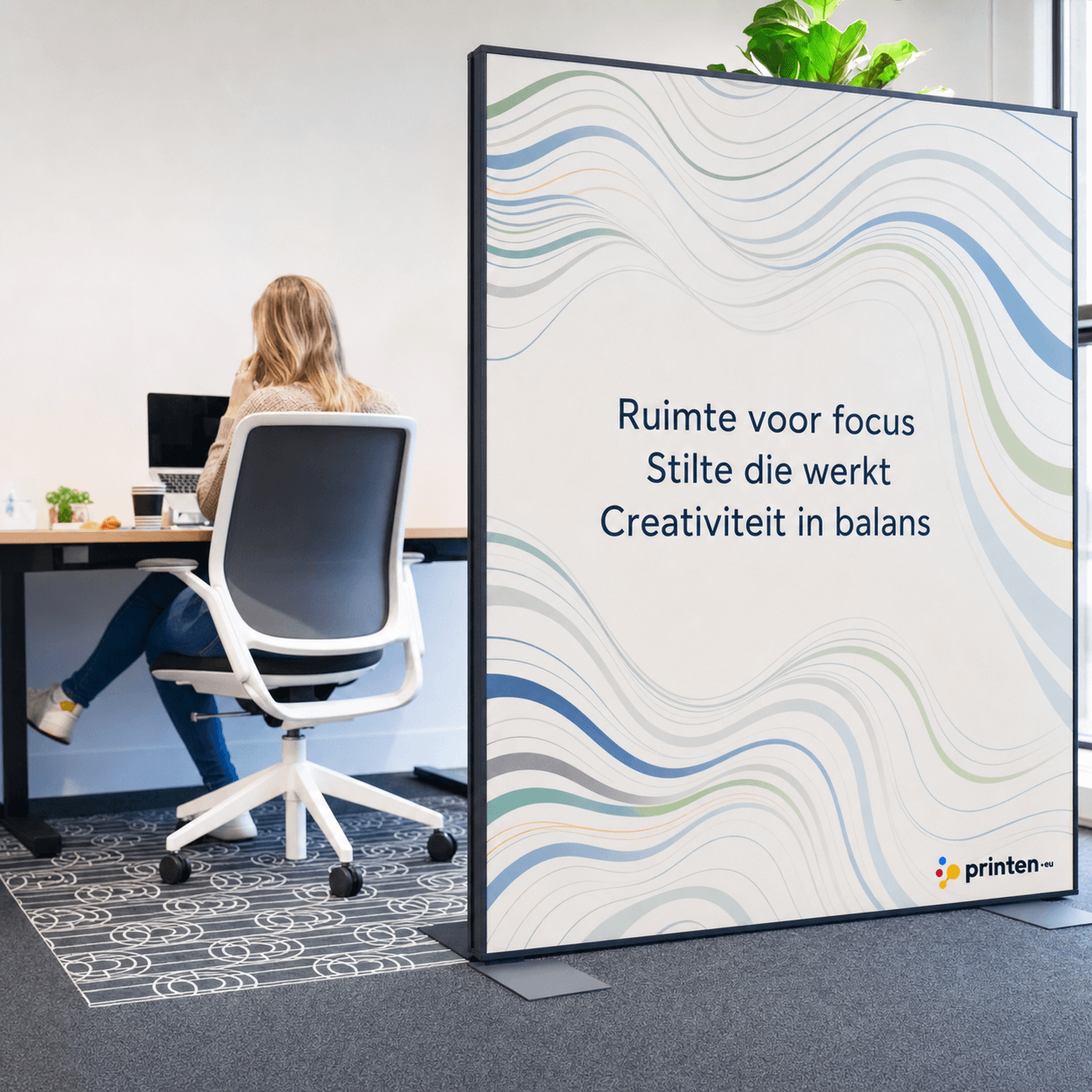 Akoestische roomdivider met eigen print